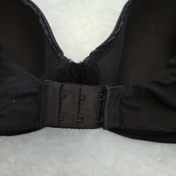 Victoria’s Secret Body By Victoria Black Lined Demi Bra Size 34D - Picture 2 of 10